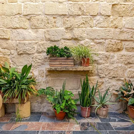 Appartement Traditional Entire Maisonette Close To Airport *