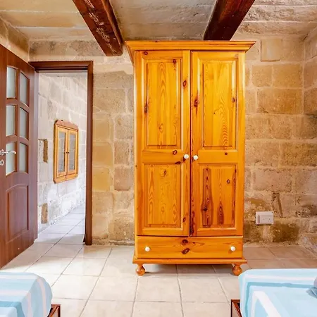 Appartement Traditional Entire Maisonette Close To Airport *