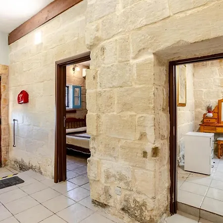 Appartement Traditional Entire Maisonette Close To Airport *