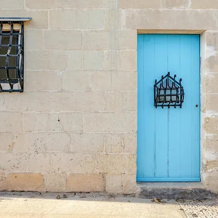 Traditional Entire Maisonette Close To Airport Birżebbuġa