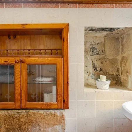 Traditional Entire Maisonette Close To Airport Birżebbuġa
