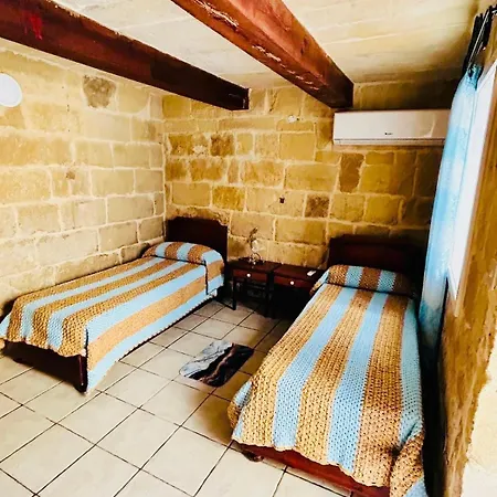 Traditional Entire Maisonette Close To Airport Lägenhet Birżebbuġa