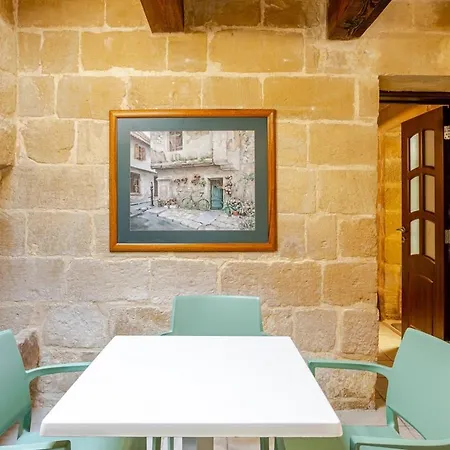 Traditional Entire Maisonette Close To Airport Birżebbuġa