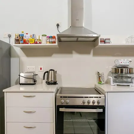 Traditional Entire Maisonette Close To Airport * Birżebbuġa