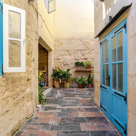 Apartment Traditional Entire Maisonette Close To Airport Birzebbuga