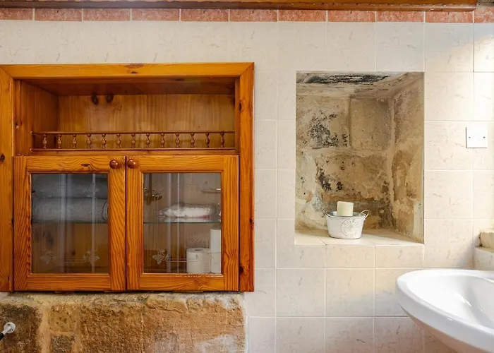 Traditional Entire Maisonette Close To Airport Birżebbuġa